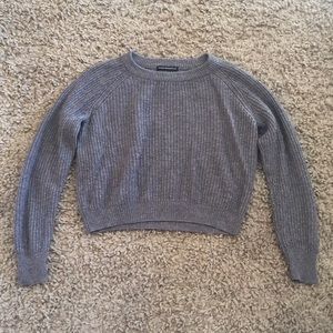 Brandy Melville Cropped Gray Nit Sweater